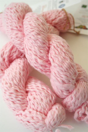 Pakucho Flamme Yarn in Cotton Candy