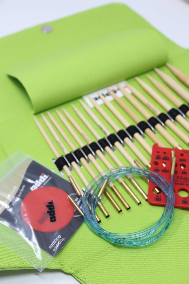 Set of Green Aluminum Knitting Needles Size 8 